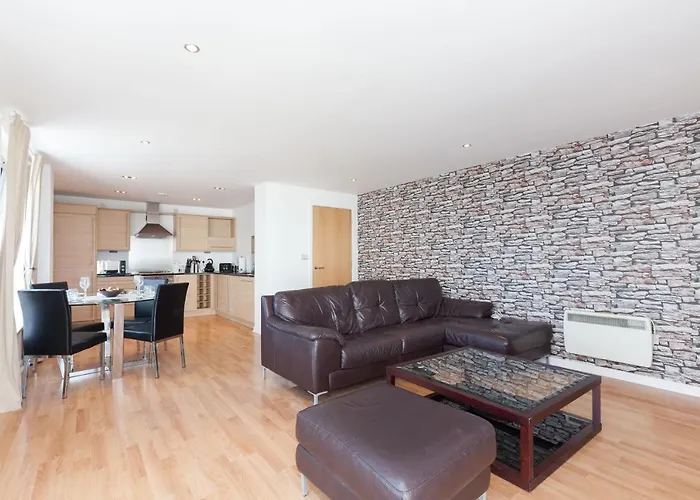 Stylish Garden View Apartment
